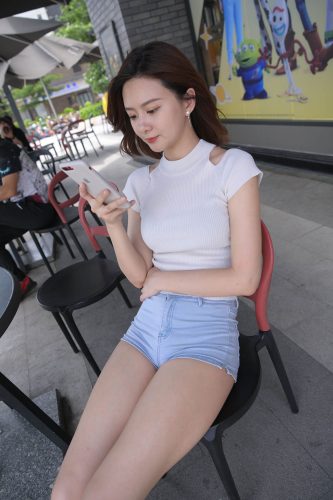 图片[1]-短发牛仔的漂亮女生【2.4G】-靓丽图集