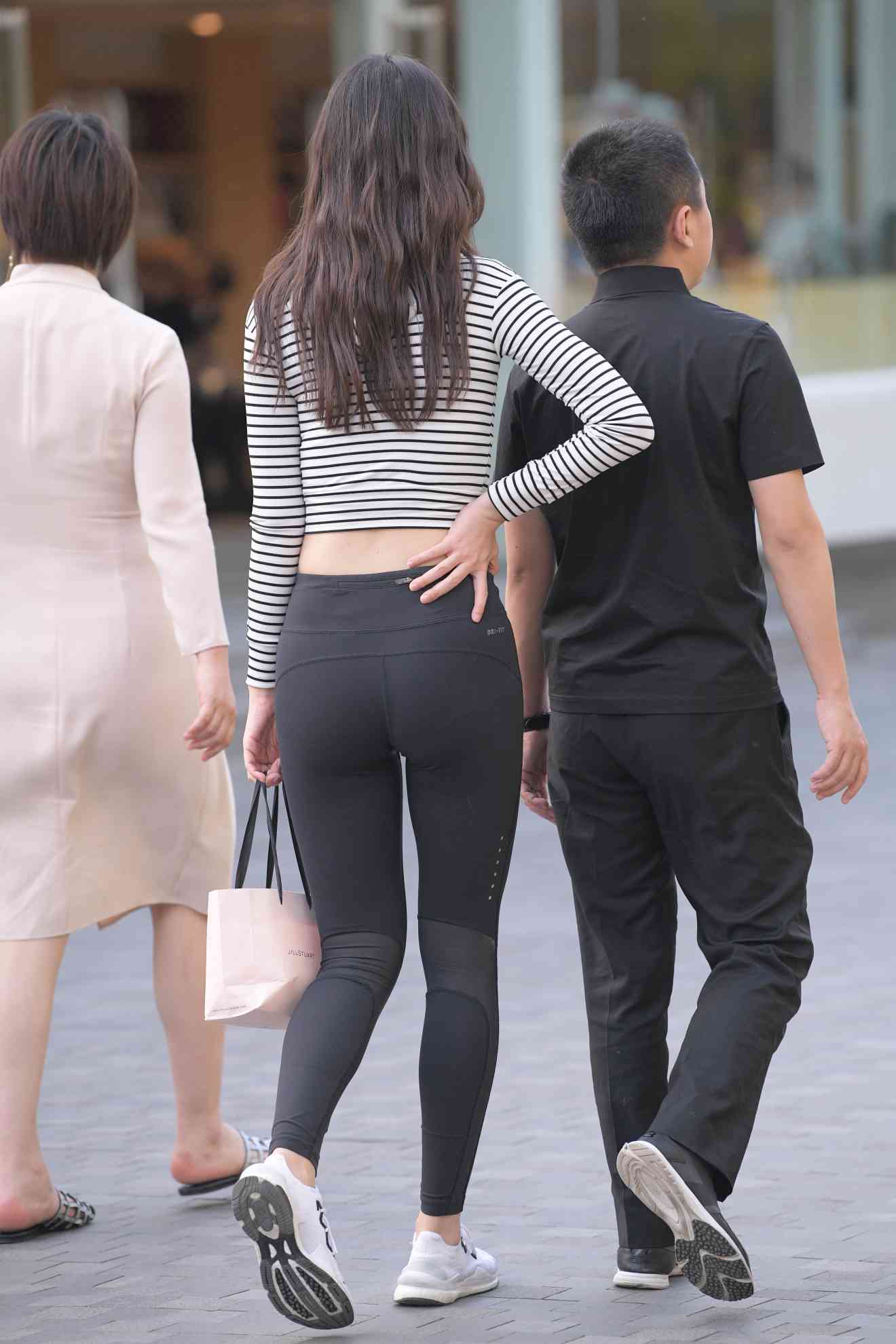 图片[3]-【免费】逛街的瑜伽裤女人【23P】04033-靓丽图集