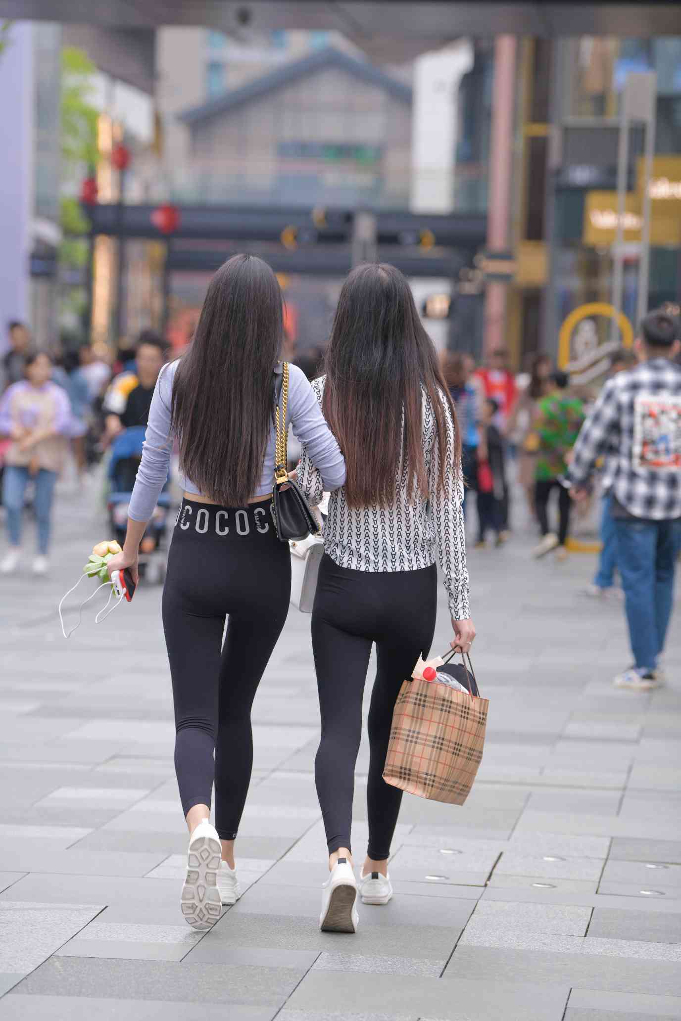 图片[4]-【免费】逛街的两个瑜伽裤姑娘【40P】04030-靓丽图集
