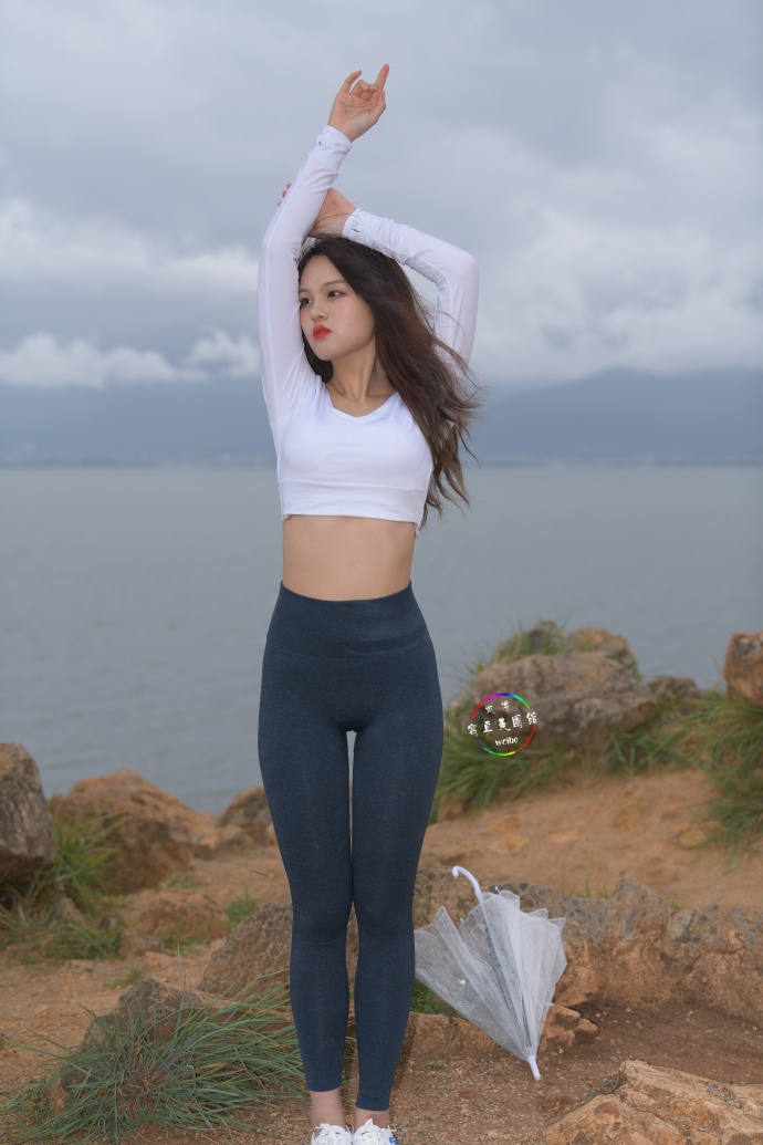 图片[1]-深蓝色瑜伽裤甜美女孩 J1320 514P2V-17.5GB-靓丽图集