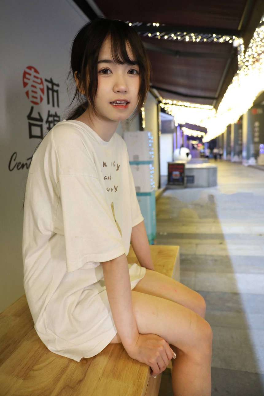 图片[4]-KTV里唱歌的长腿帆布鞋女孩【102P】20015-靓丽图集