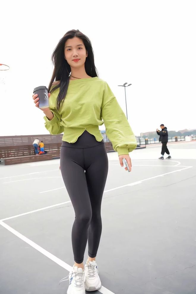 图片[1]-绿色瑜伽裤女孩很开心 J1519 1094P1V-27.6GB-靓丽图集