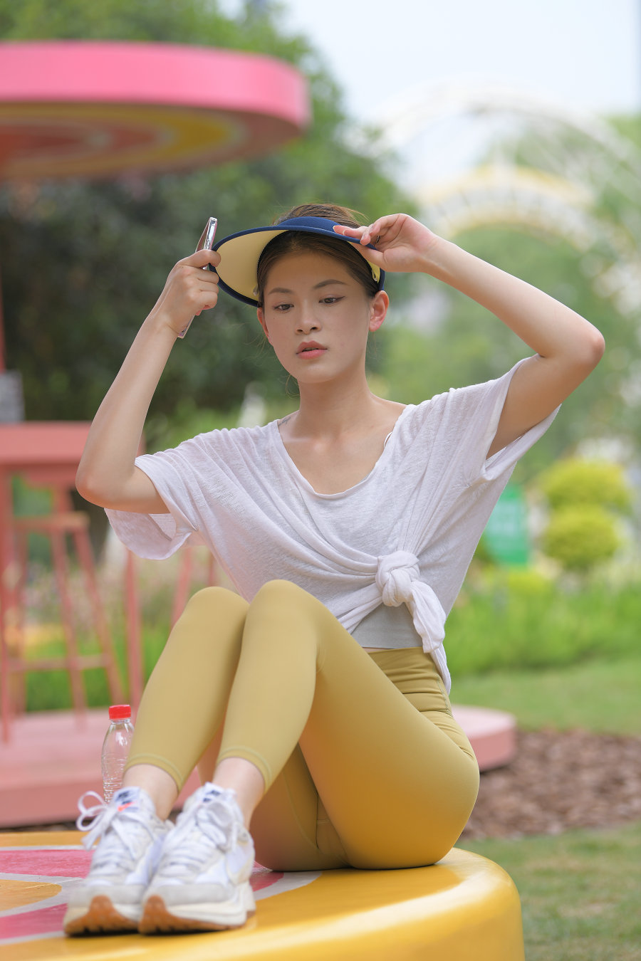 图片[1]-戴着遮阳帽的瑜伽裤女孩J2965 796P1V-27.1GB-靓丽图集