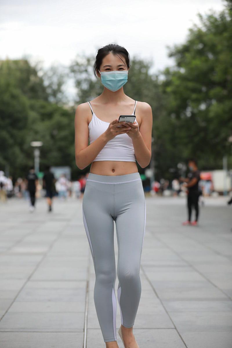 图片[4]-灰色瑜伽裤姑娘笑容超甜 J5074 180P2V-2.15GB-靓丽图集