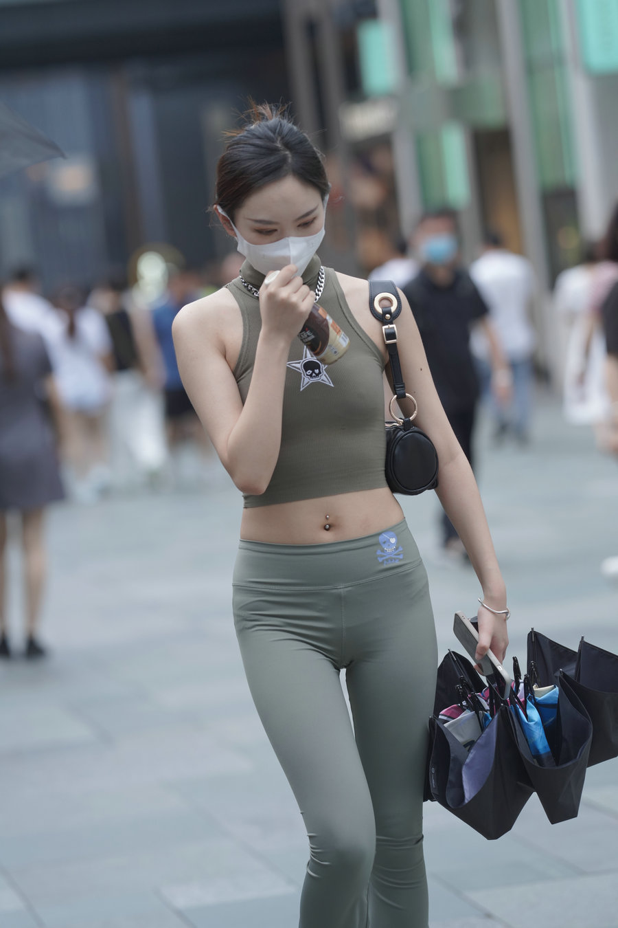 图片[1]-戴口罩的瑜伽裤小女人J3557 133P-1.43GB-靓丽图集