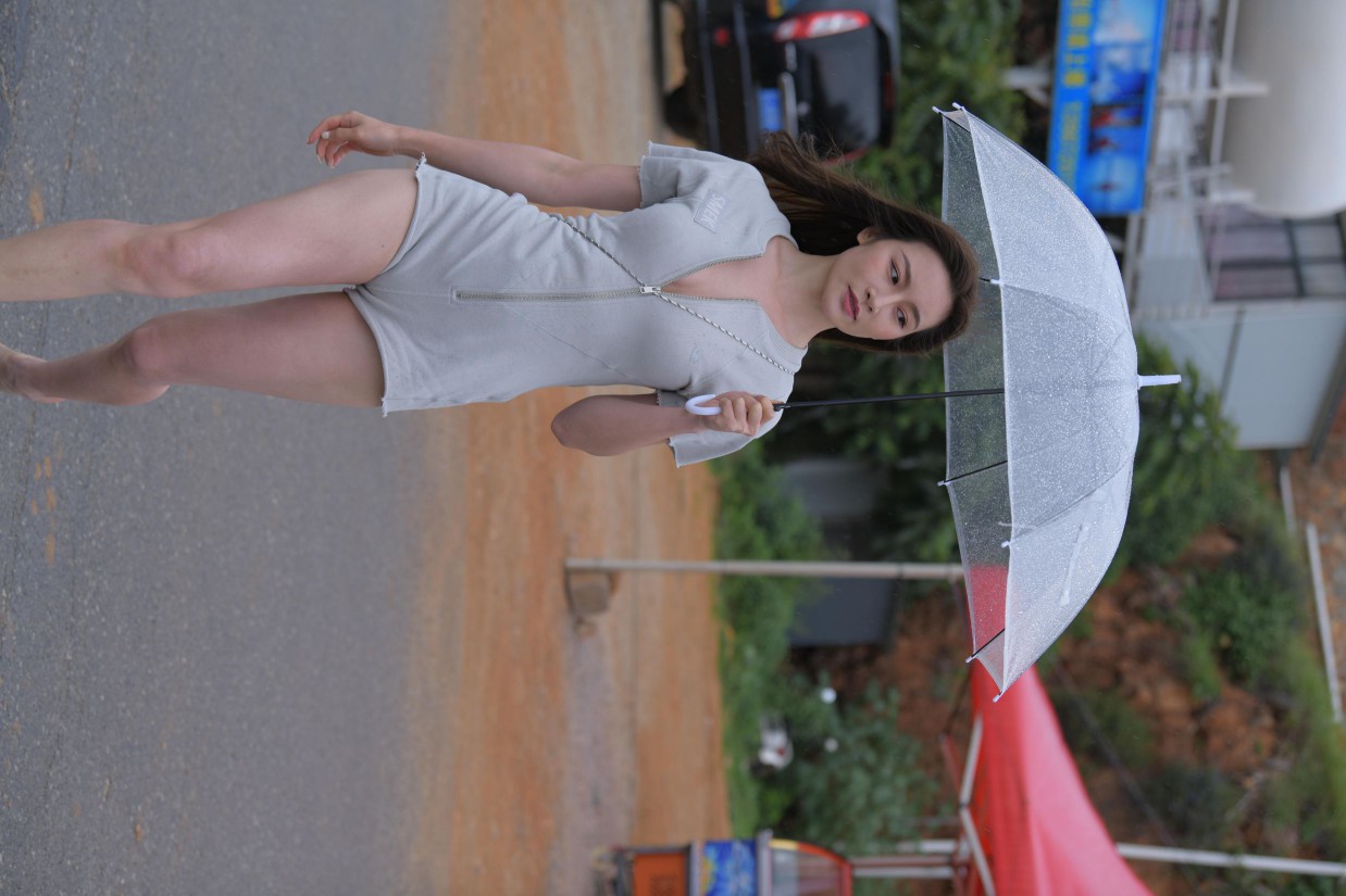 图片[5]-阴雨天在海边骑车的长发女人【156P】00044-靓丽图集
