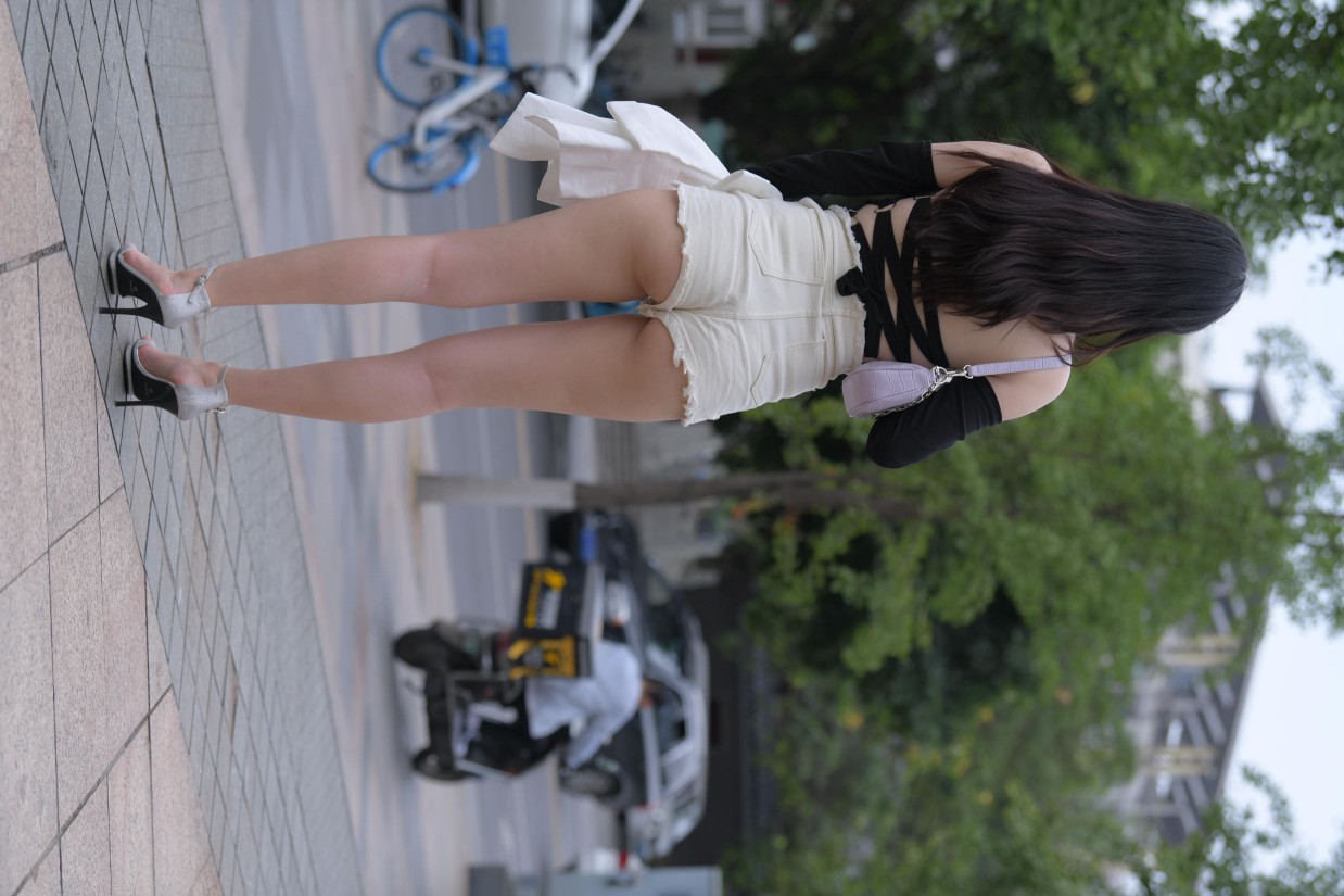 图片[5]-白色短裤的女生笑的很开心【177P】00035-靓丽图集