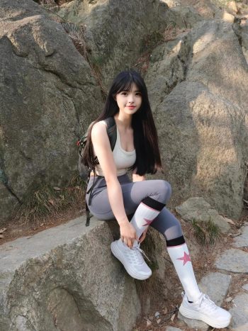 图片[7]-爱爬山的瑜伽裤MM，太甜美了！~-靓丽图集