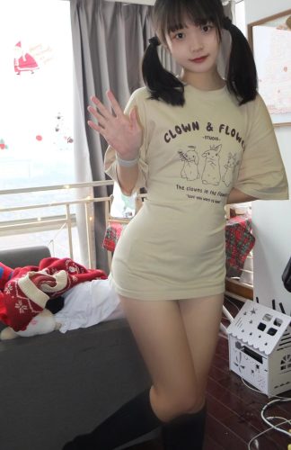 图片[9]-网格丝袜的清纯双马尾小姑娘-靓丽图集